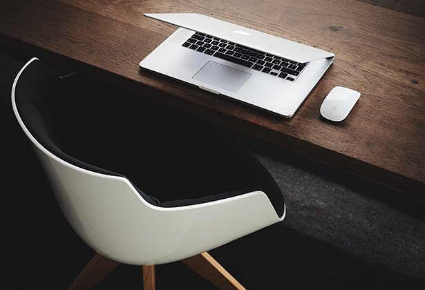 Environnement professionnel de travail et de réflexion stratégique